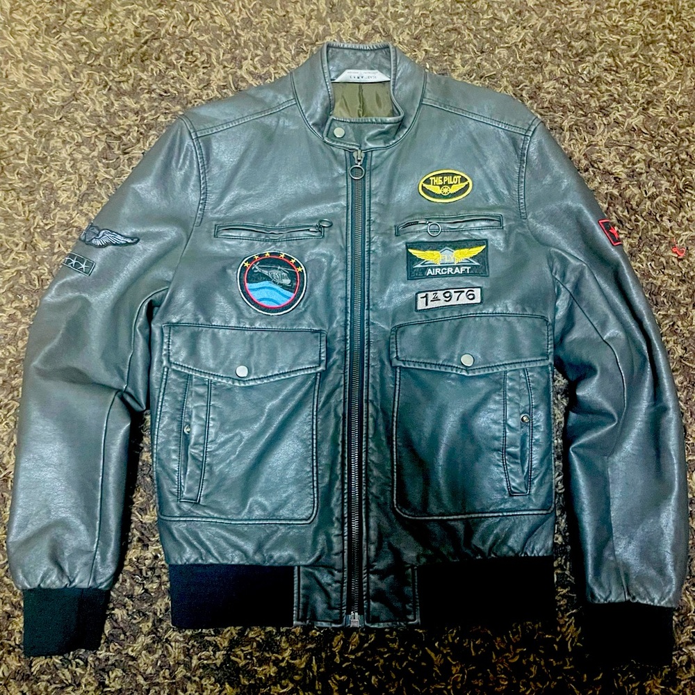 Zara faux leather jacket

Size M